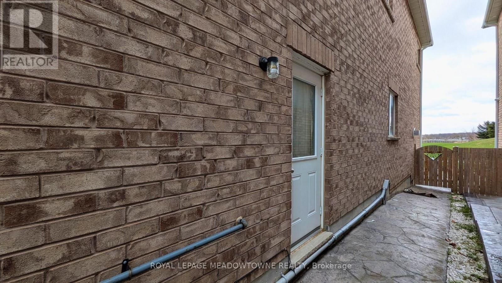 Lower - 120 MORDEN DRIVE Image 2