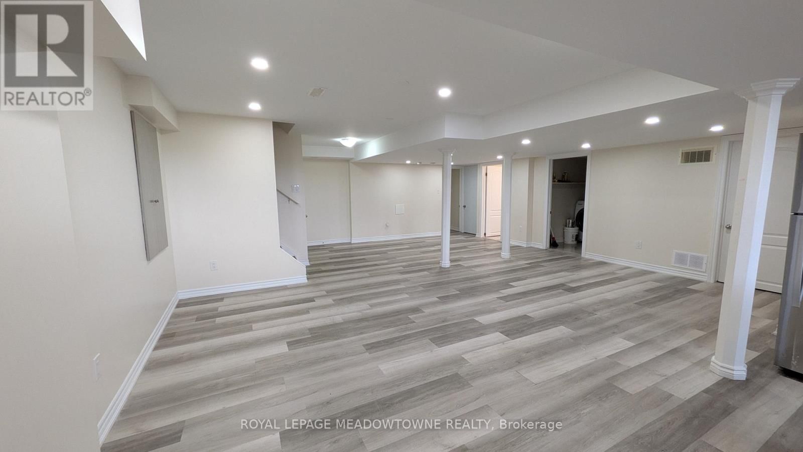 Lower - 120 MORDEN DRIVE Image 4