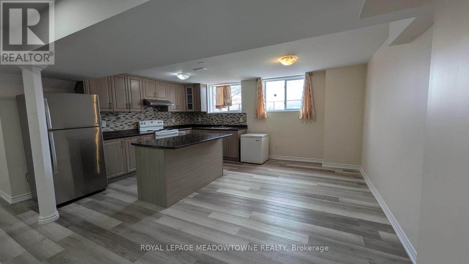 Lower - 120 MORDEN DRIVE Image 8