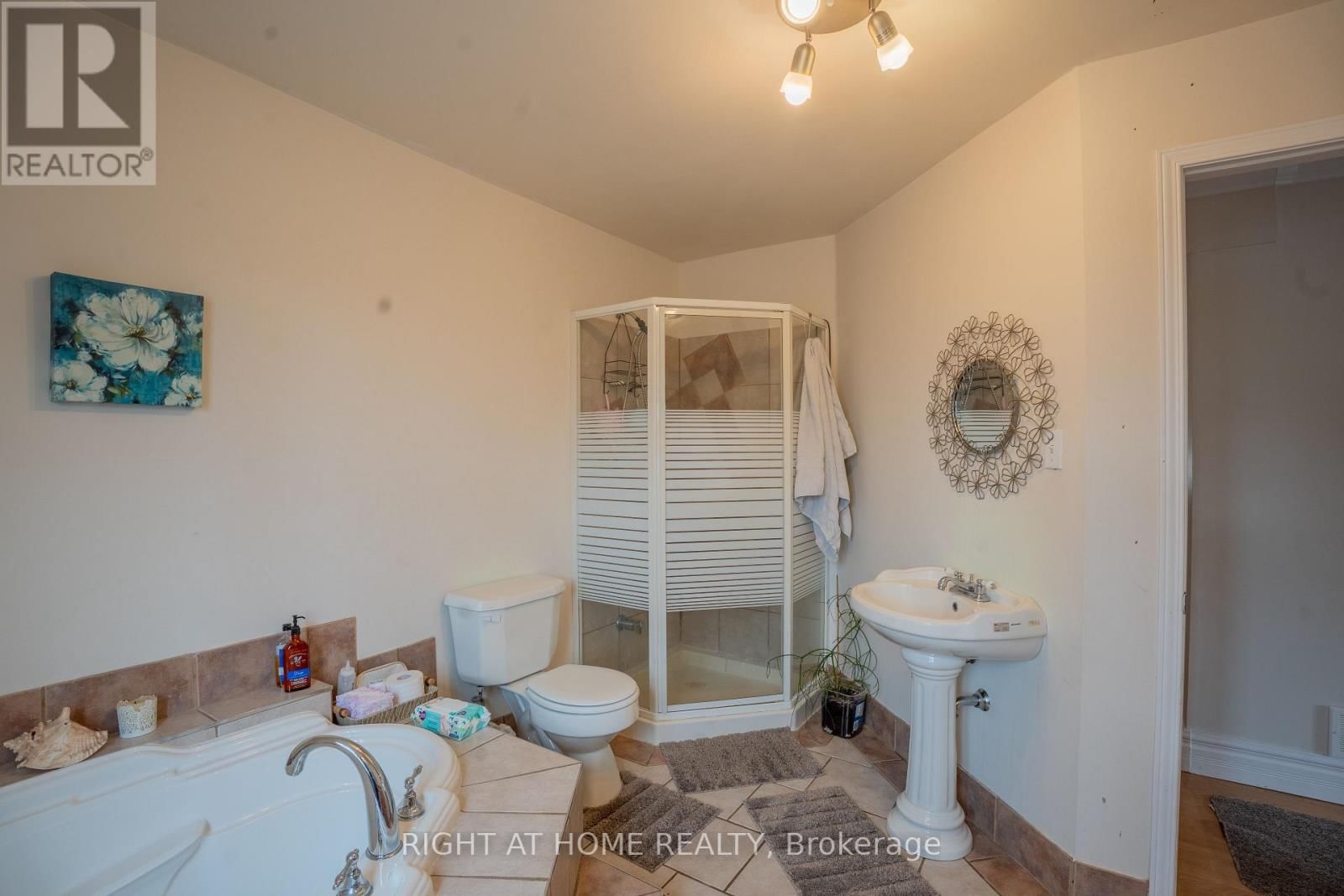 682 HENRI CIRCLE Image 11