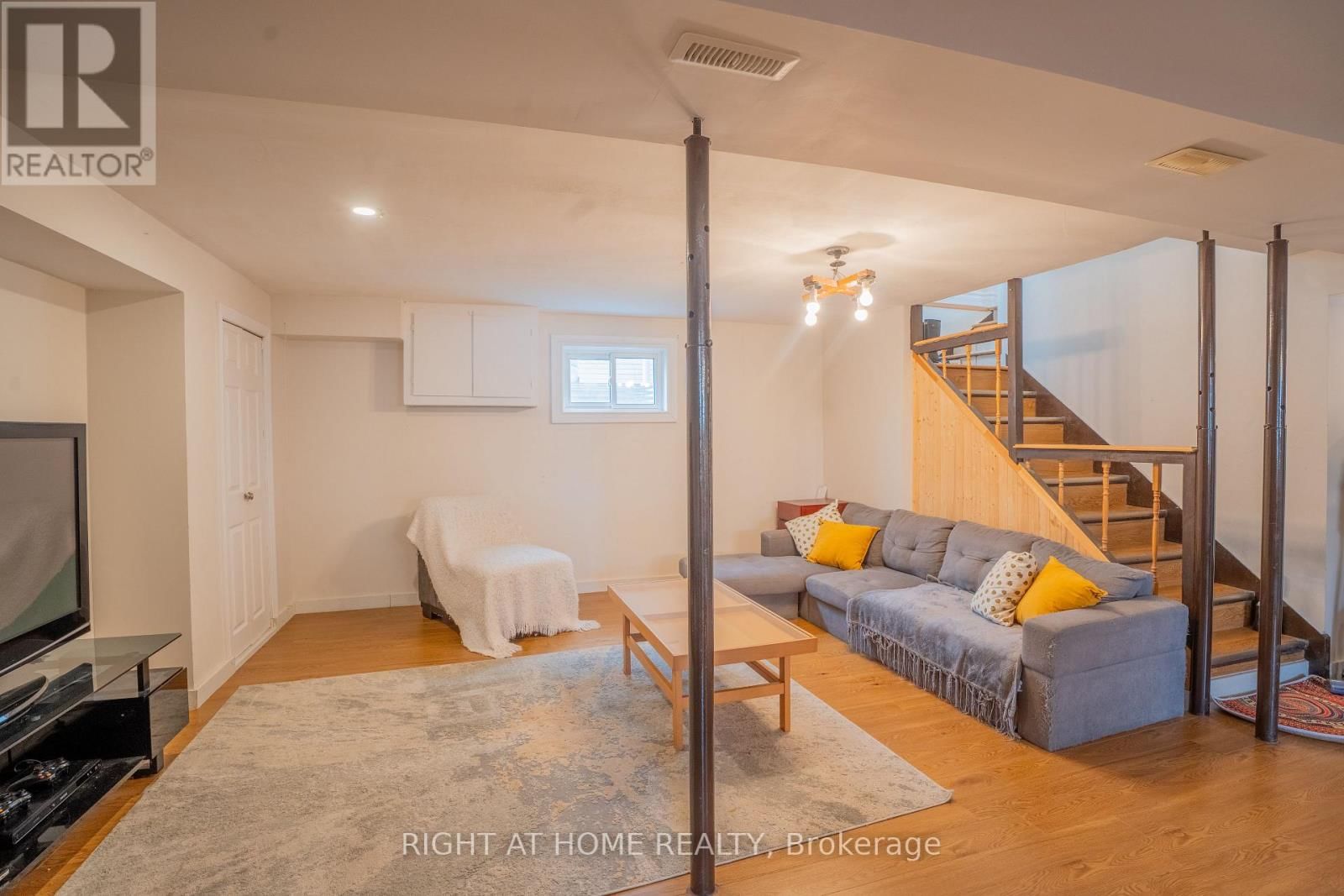 682 HENRI CIRCLE Image 12