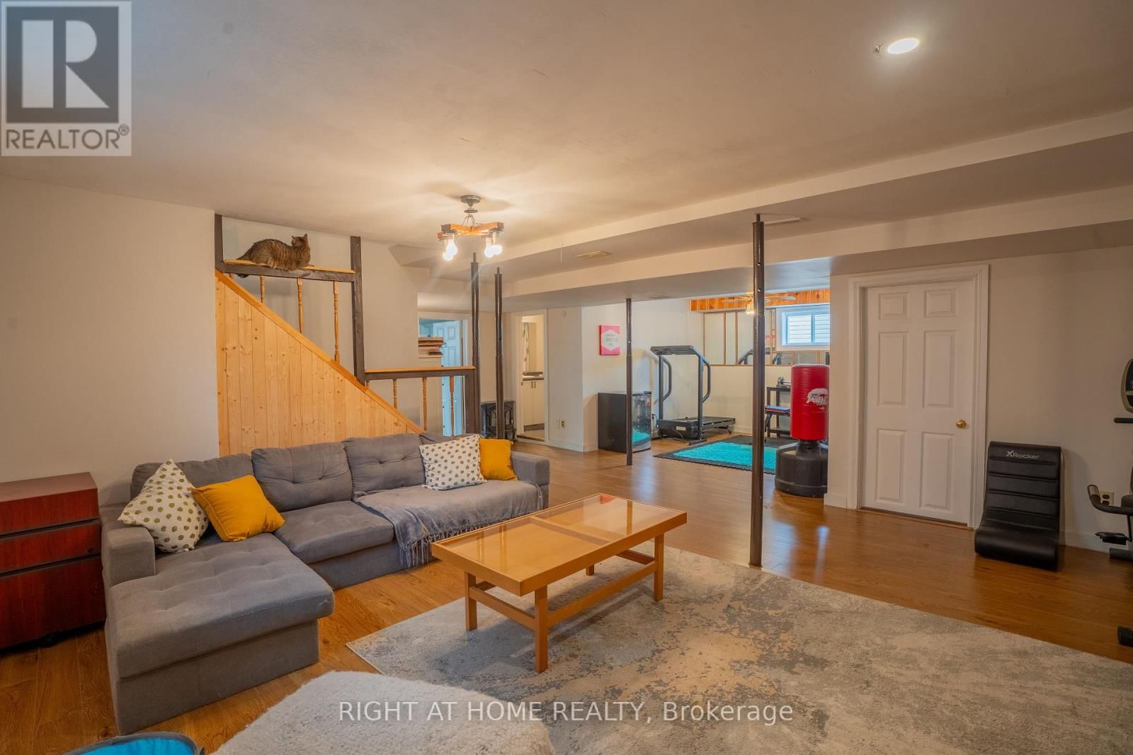 682 HENRI CIRCLE Image 14