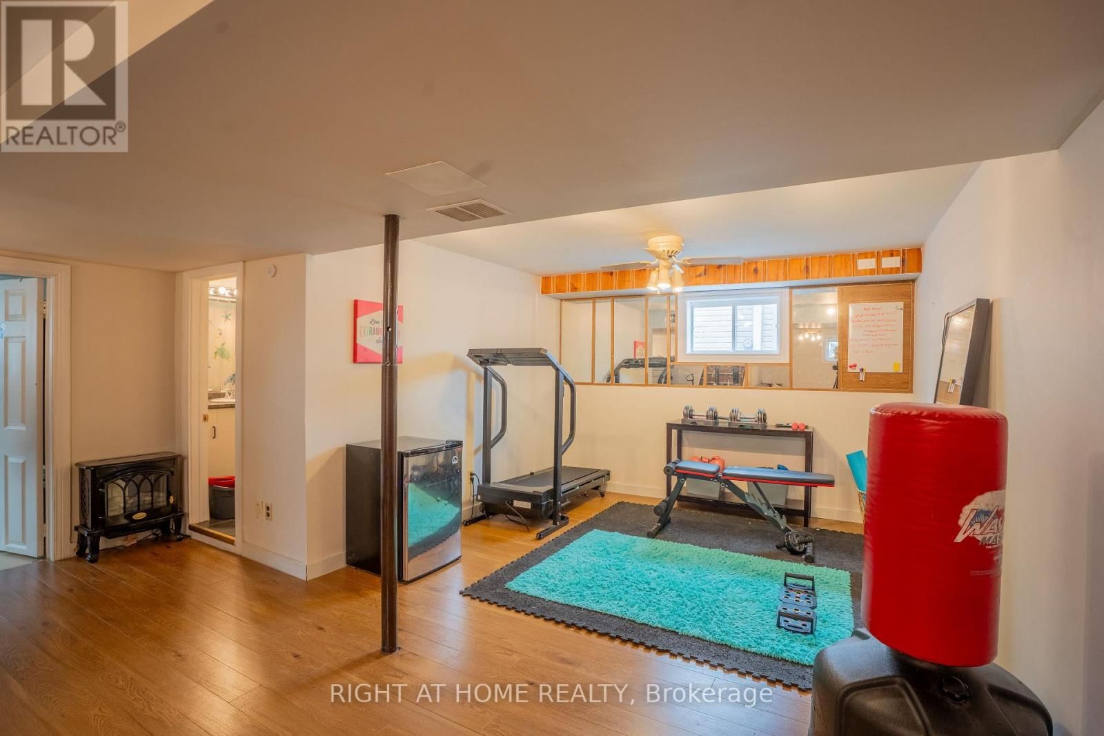 682 HENRI CIRCLE Image 15