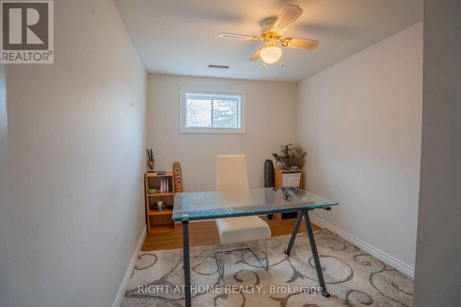 682 HENRI CIRCLE Image 19