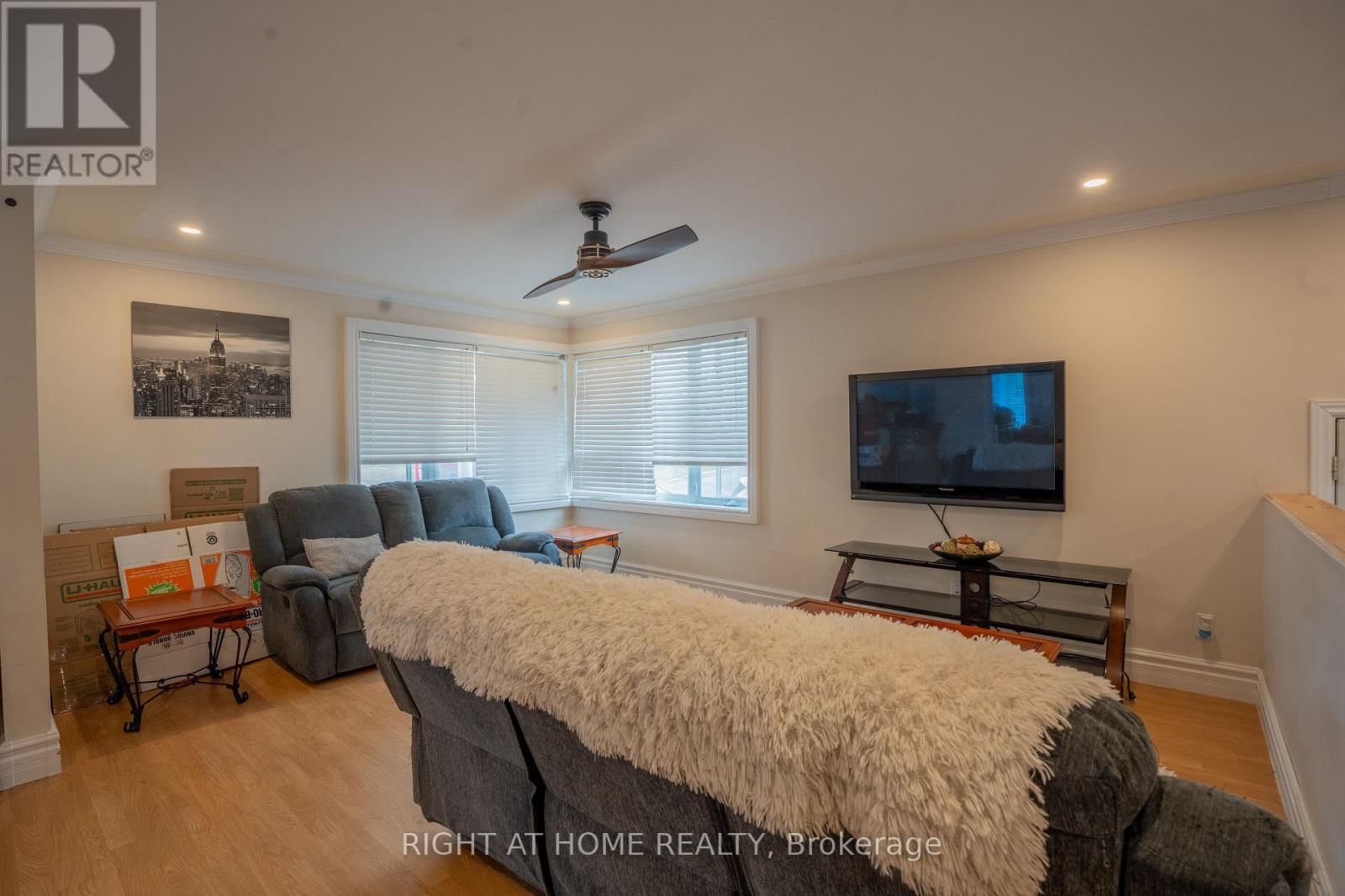 682 HENRI CIRCLE Image 4