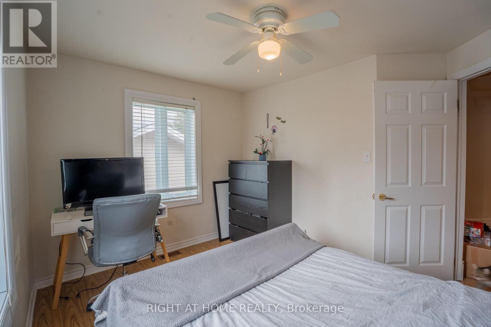 682 HENRI CIRCLE Image 8