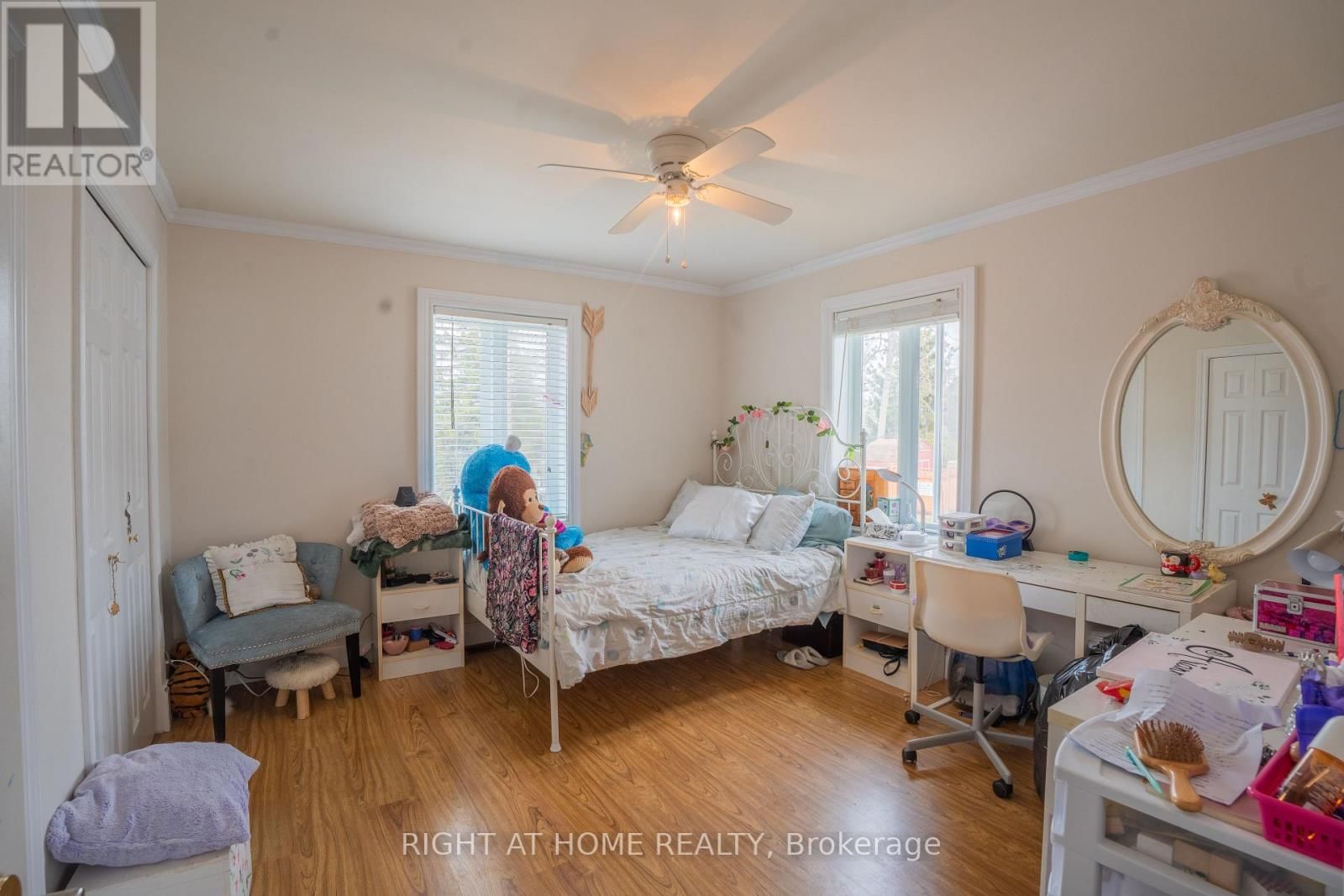 682 HENRI CIRCLE Image 9