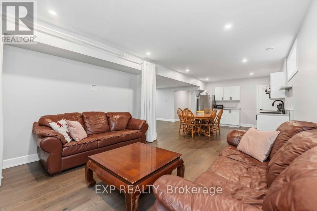 937 FALAISE ROAD Image 45