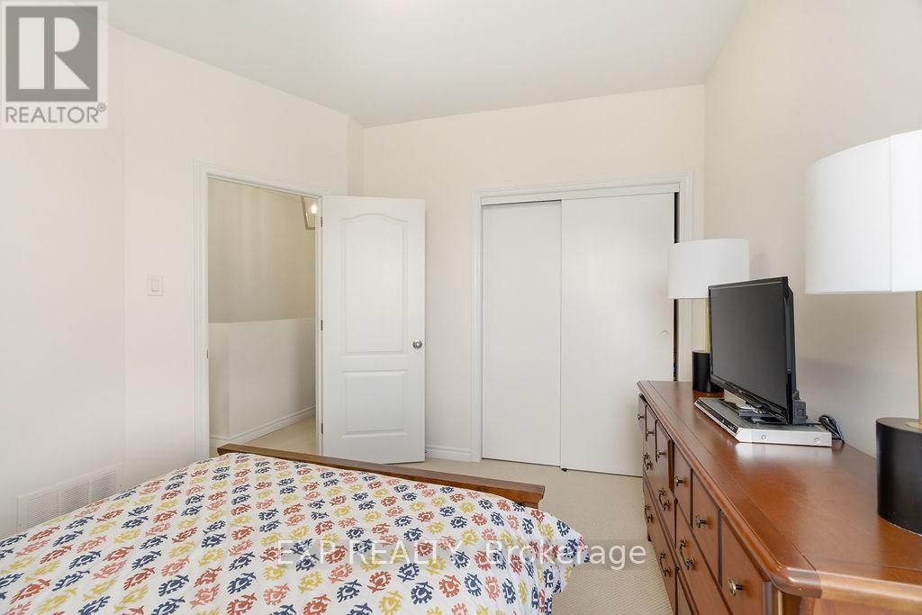 32 - 2621 LONGFIELDS DRIVE Image 28