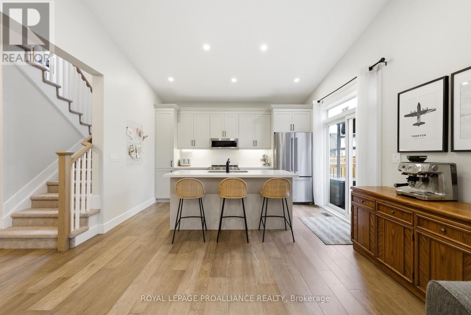 84 POTTER DRIVE Image 11