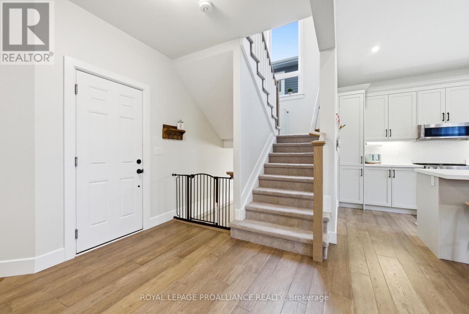 84 POTTER DRIVE Image 12