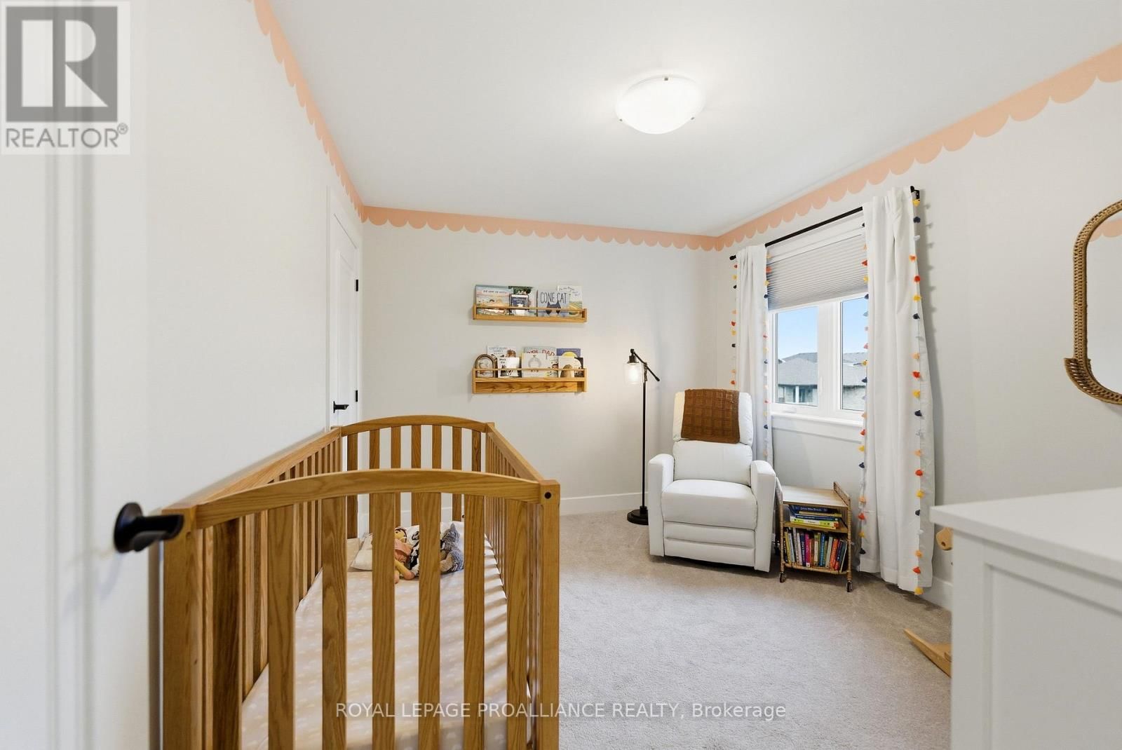 84 POTTER DRIVE Image 15