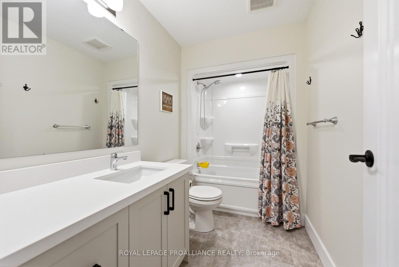 84 POTTER DRIVE Image 17