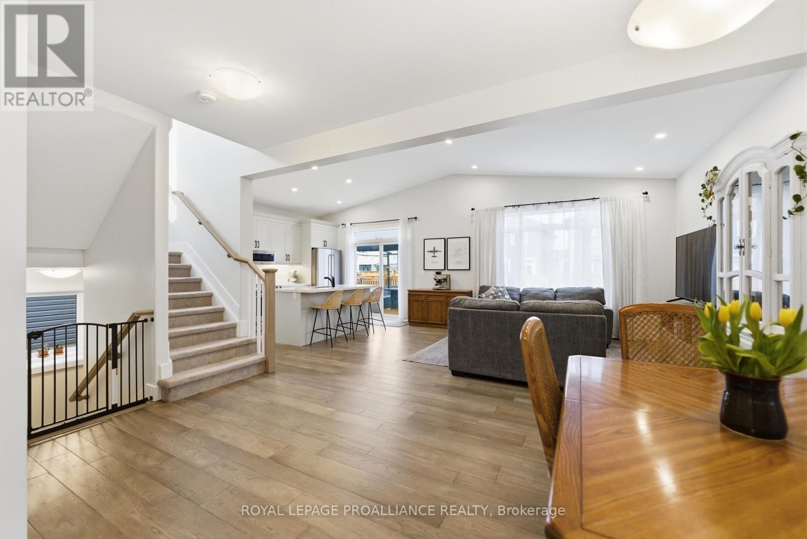 84 POTTER DRIVE Image 3