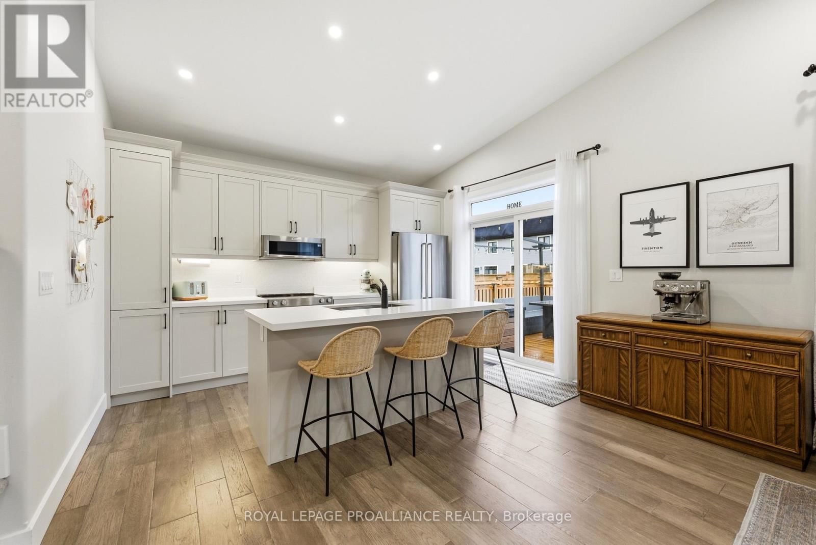 84 POTTER DRIVE Image 6