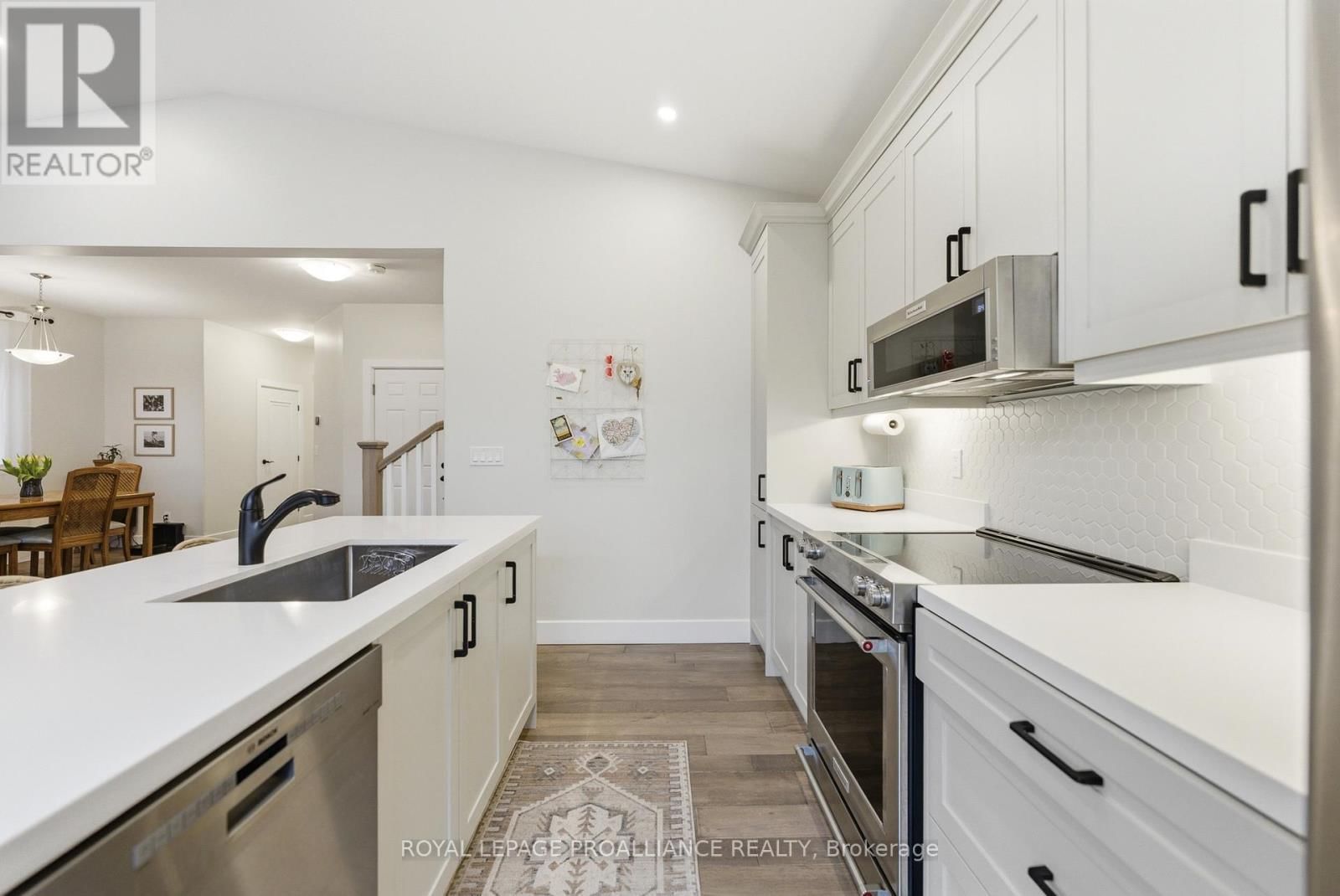 84 POTTER DRIVE Image 7