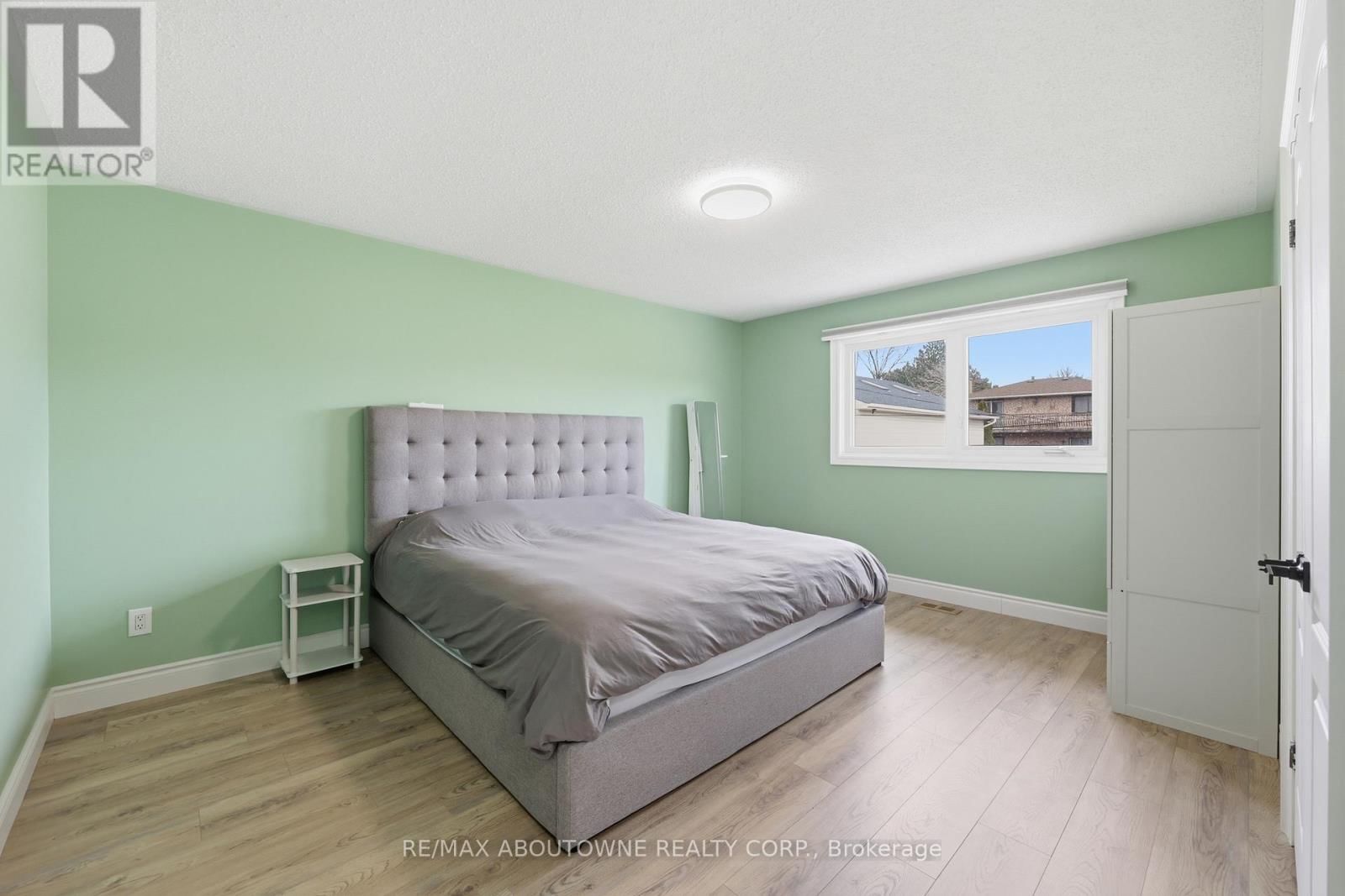 58 KILBOURN AVENUE Image 25