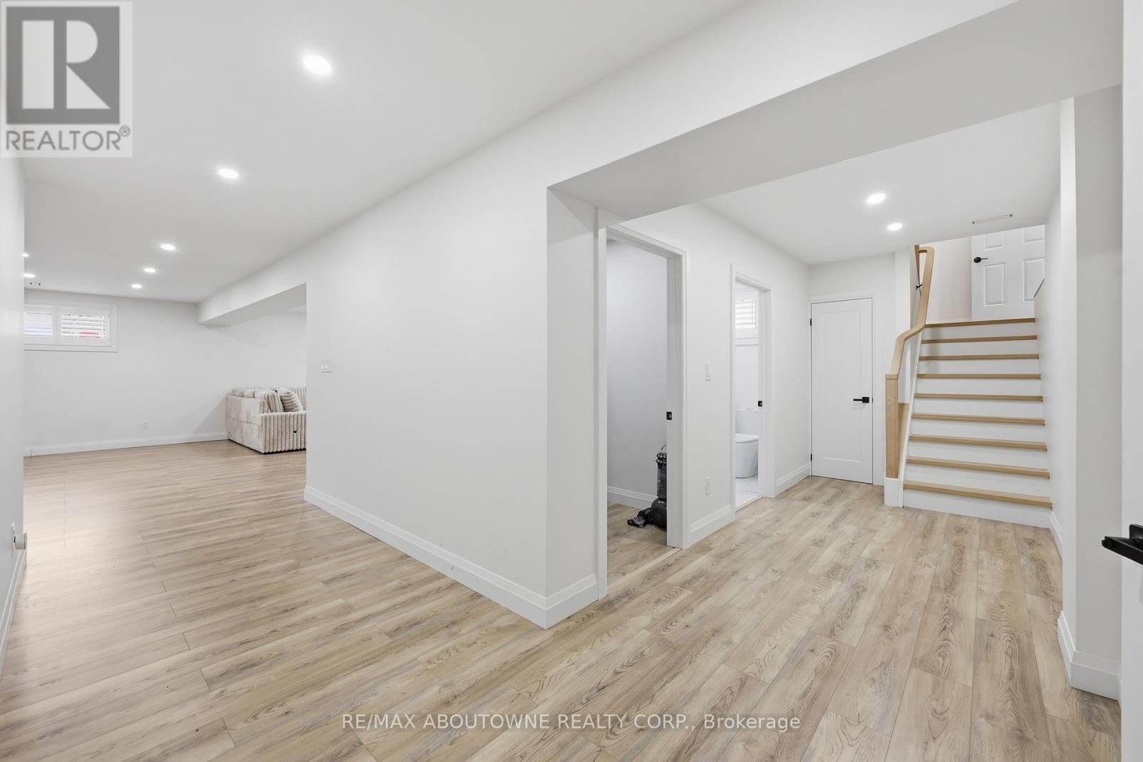 58 KILBOURN AVENUE Image 32