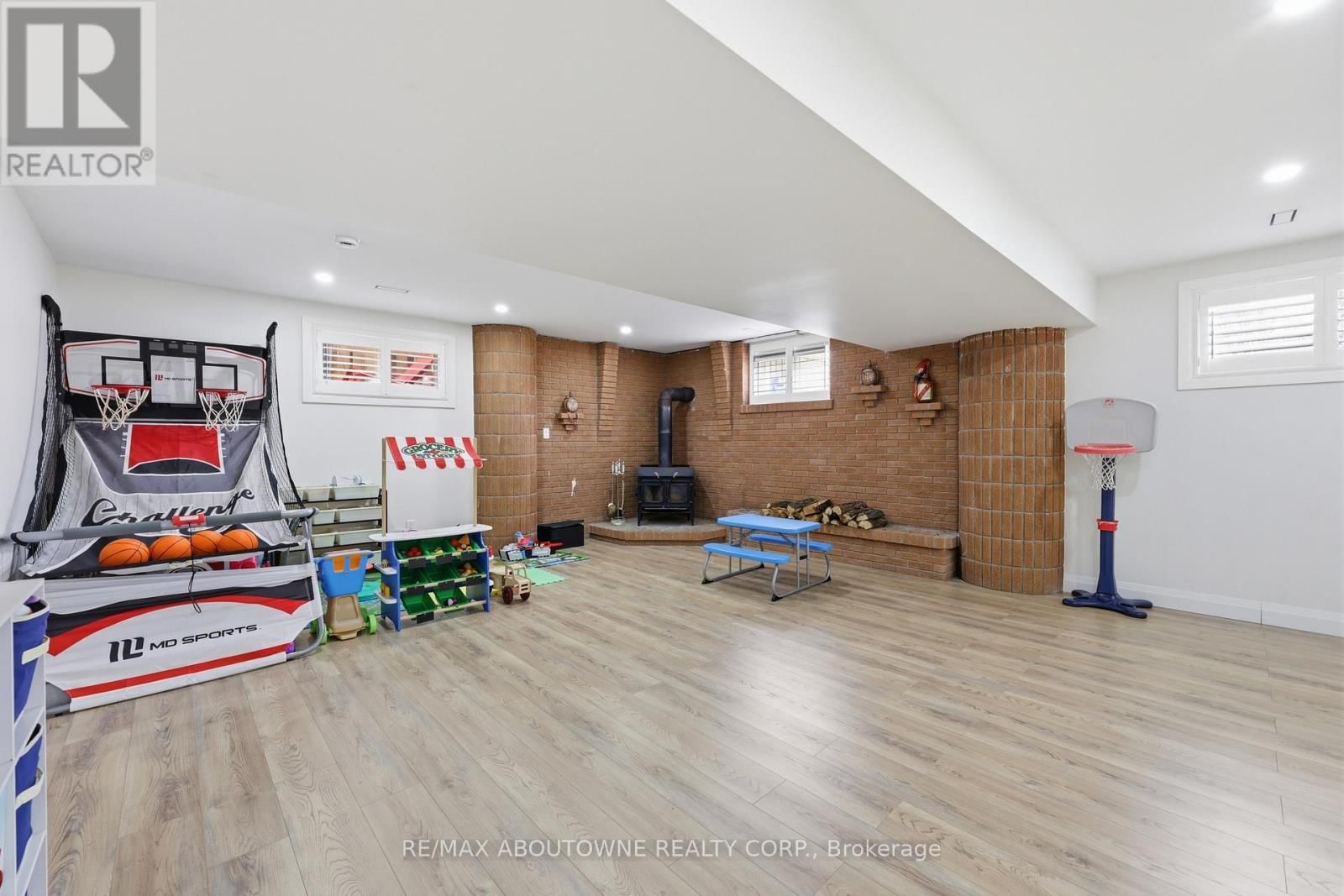 58 KILBOURN AVENUE Image 35