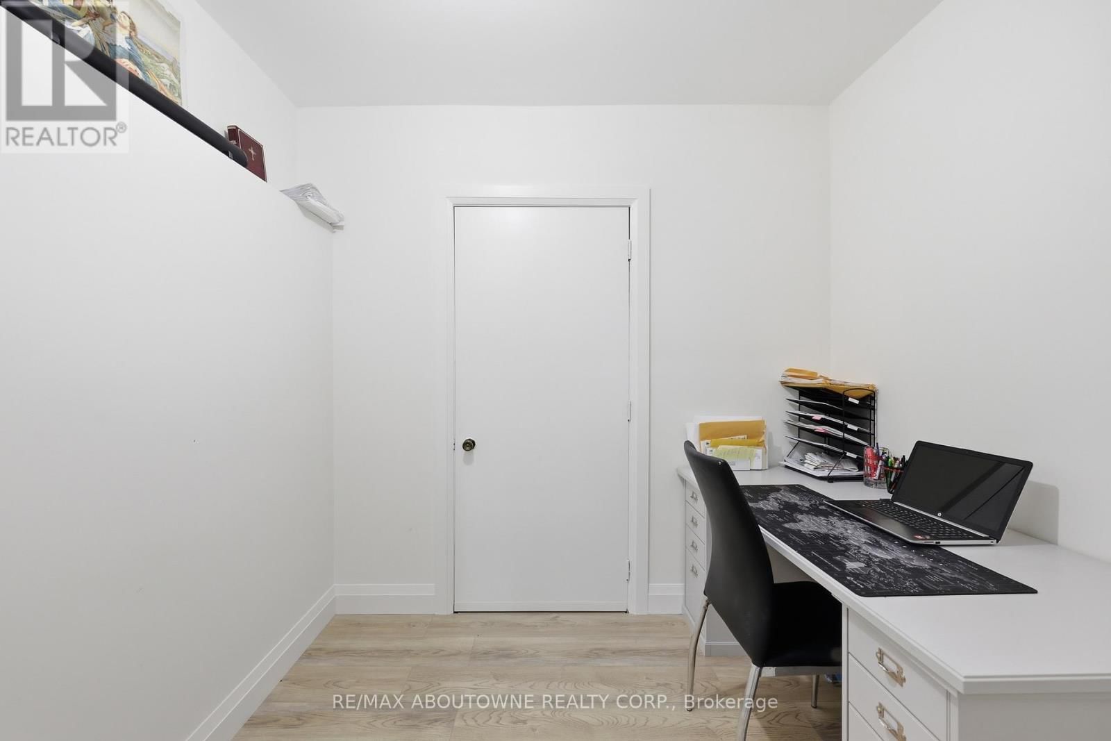 58 KILBOURN AVENUE Image 37