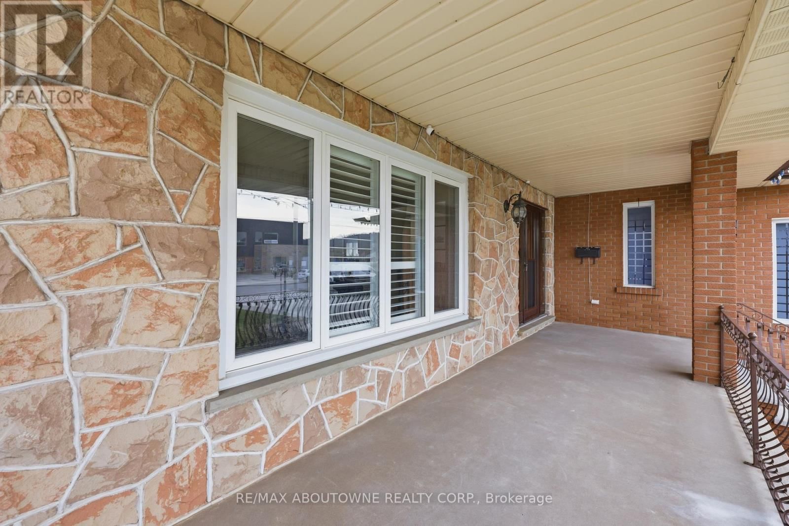 58 KILBOURN AVENUE Image 8