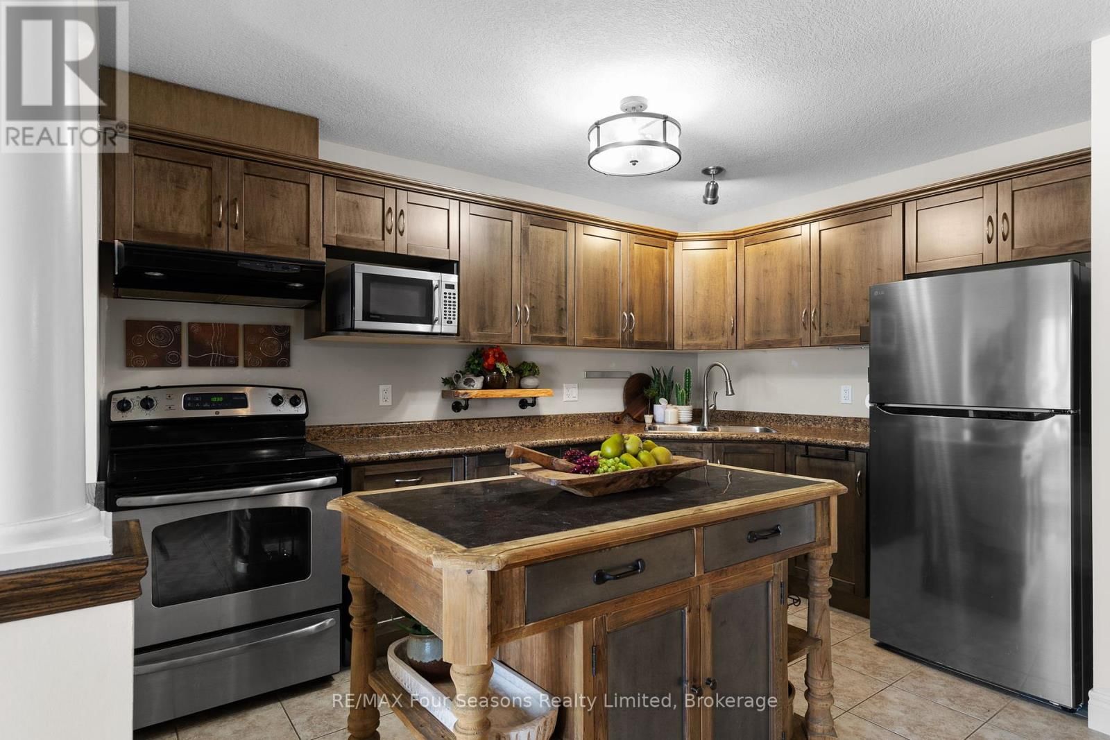 13 - 305 BRIARMEADOW DRIVE Image 12