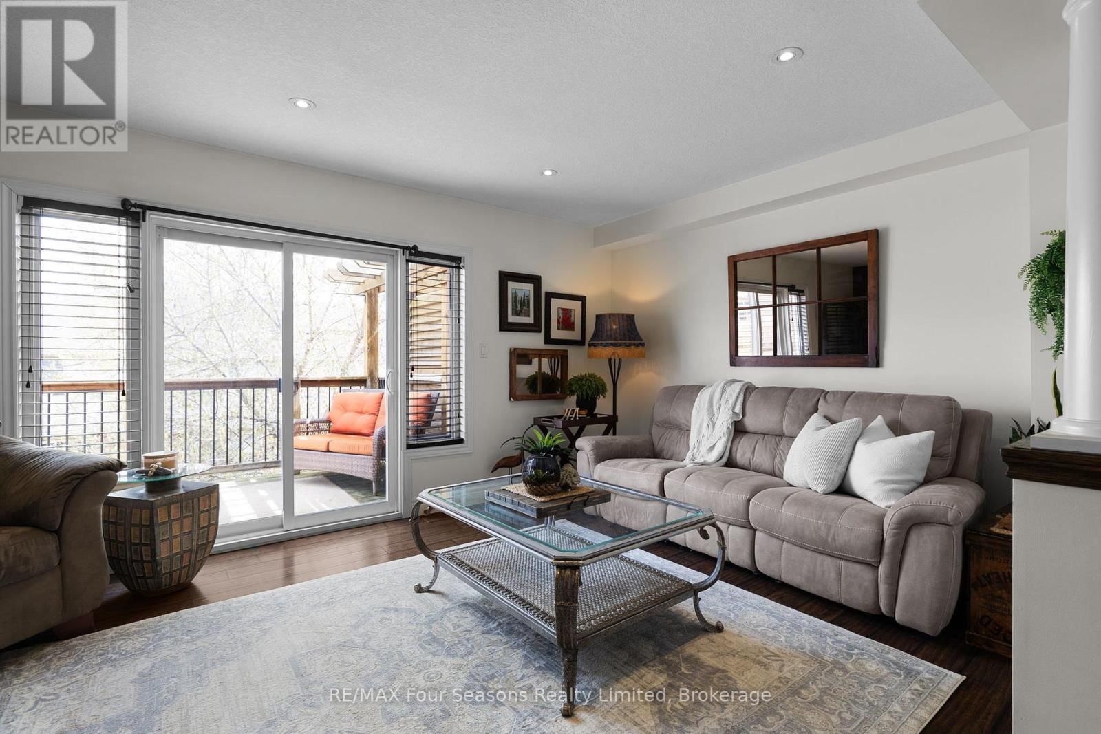 13 - 305 BRIARMEADOW DRIVE Image 14