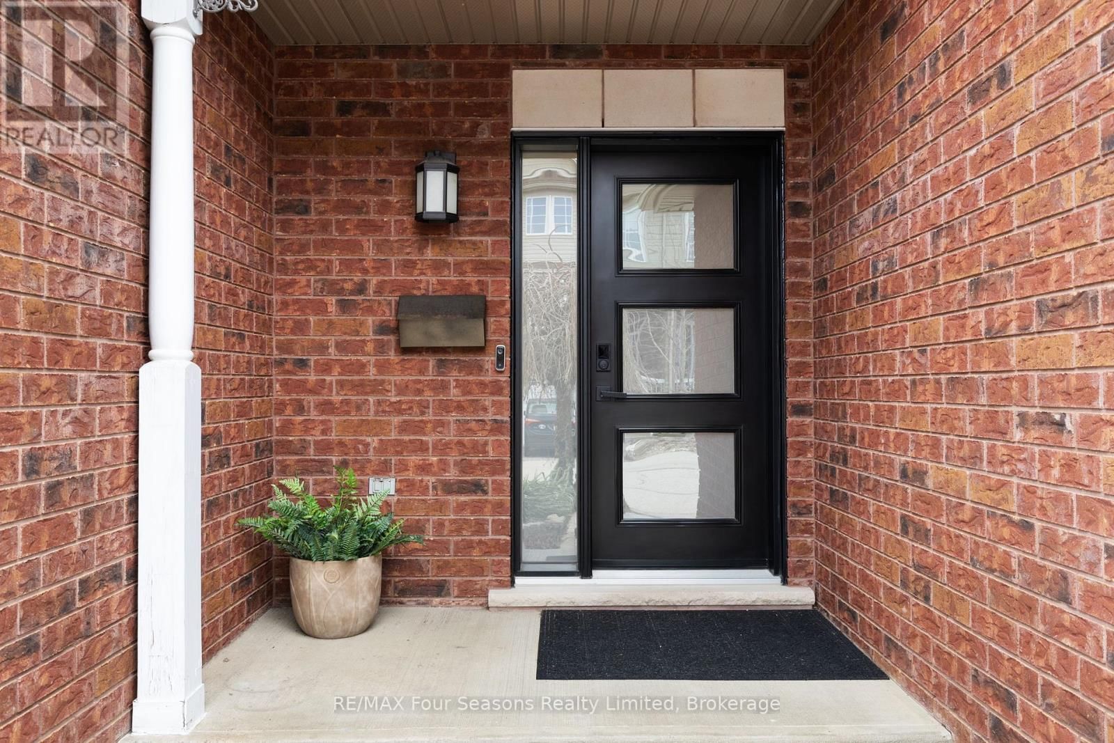 13 - 305 BRIARMEADOW DRIVE Image 2