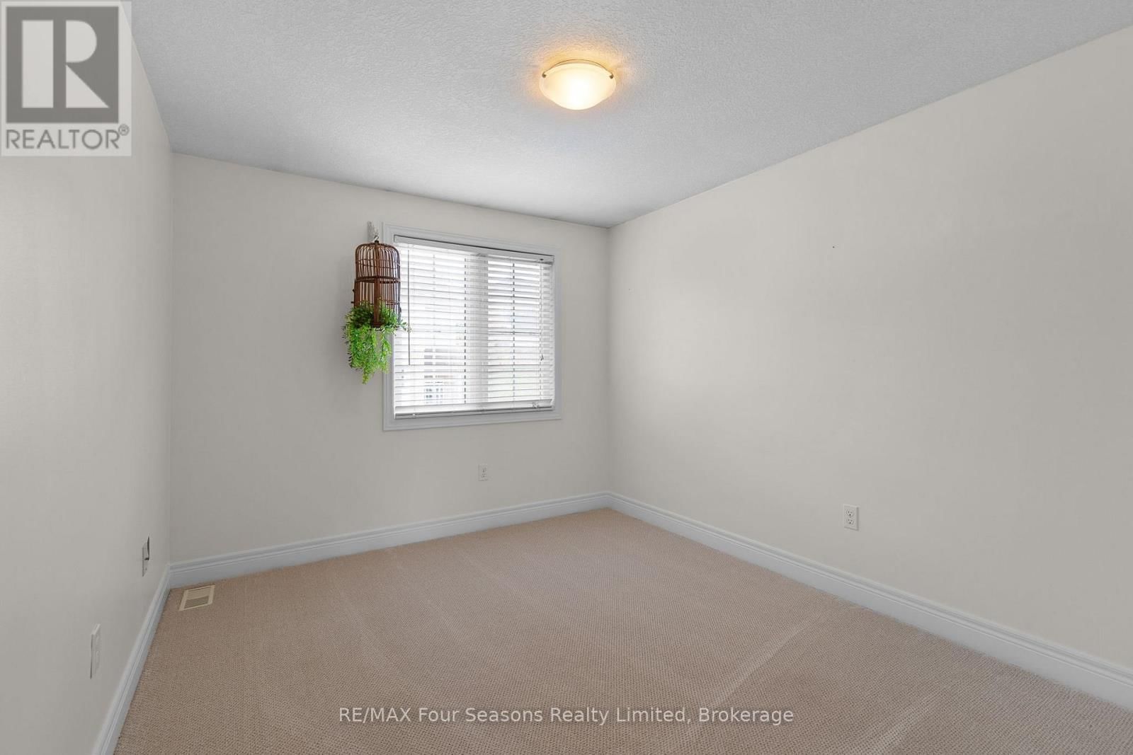 13 - 305 BRIARMEADOW DRIVE Image 21