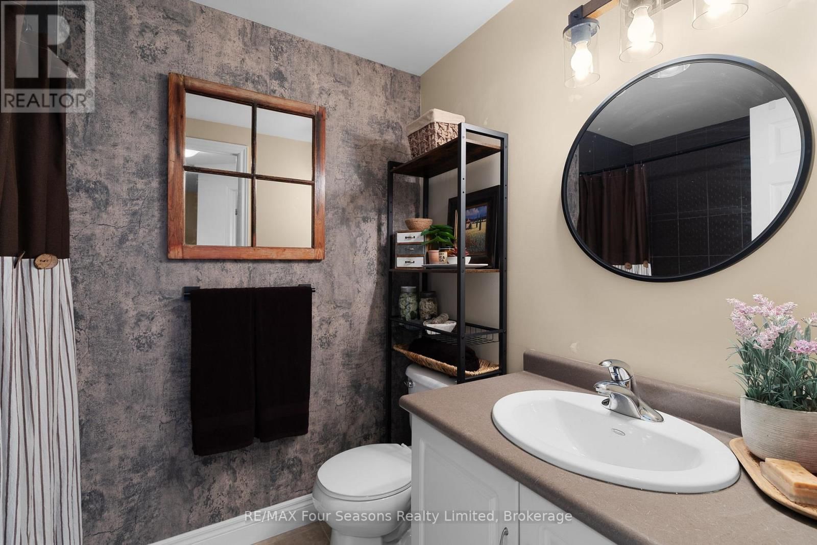 13 - 305 BRIARMEADOW DRIVE Image 23