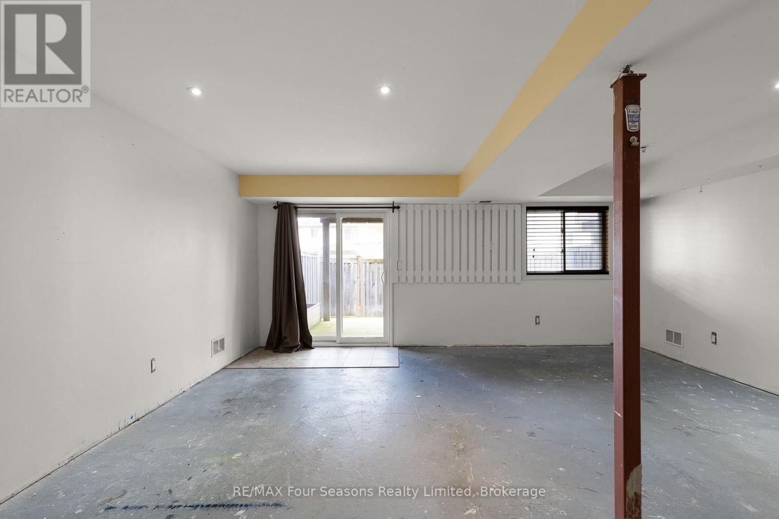 13 - 305 BRIARMEADOW DRIVE Image 25