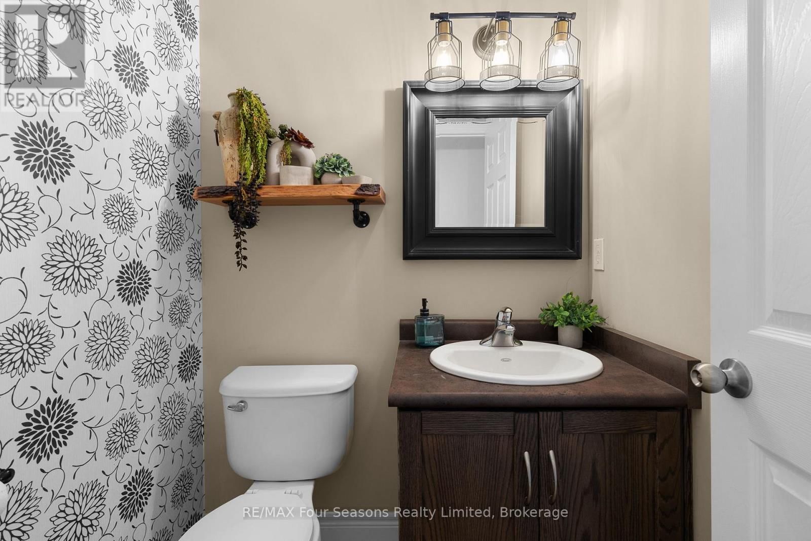 13 - 305 BRIARMEADOW DRIVE Image 6