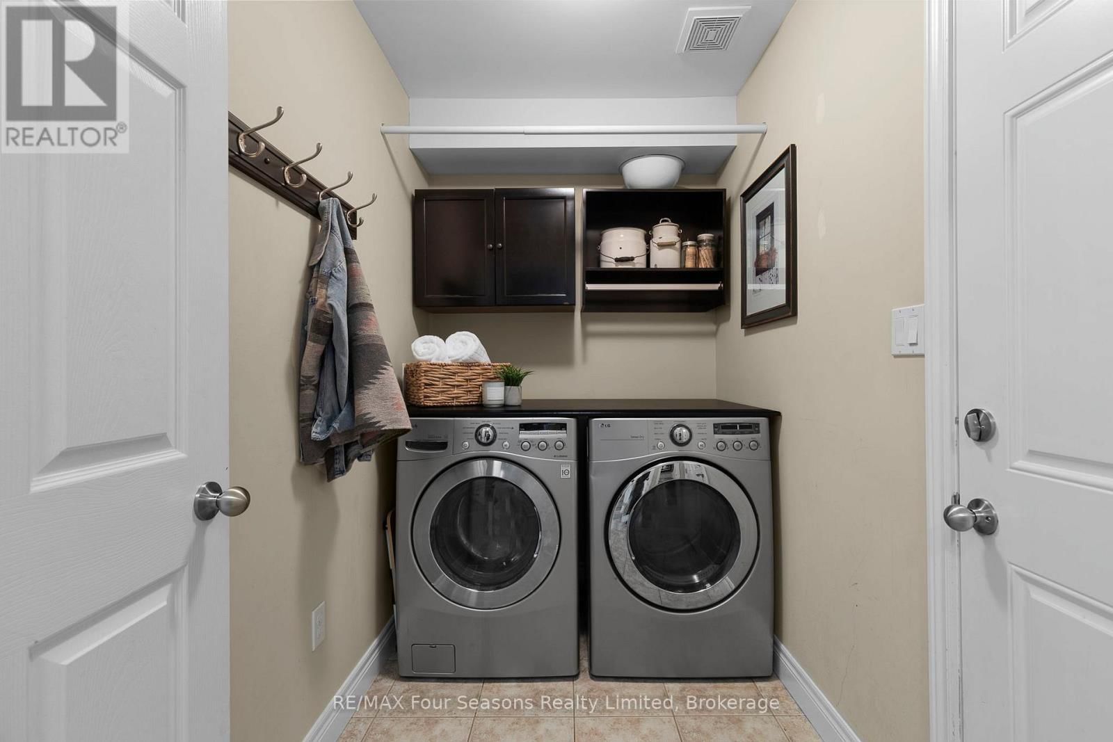 13 - 305 BRIARMEADOW DRIVE Image 7