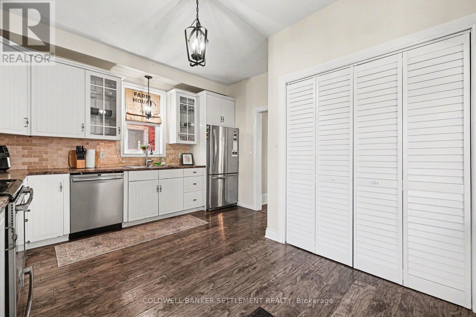 88 RUSSELL STREET EAST Image 13