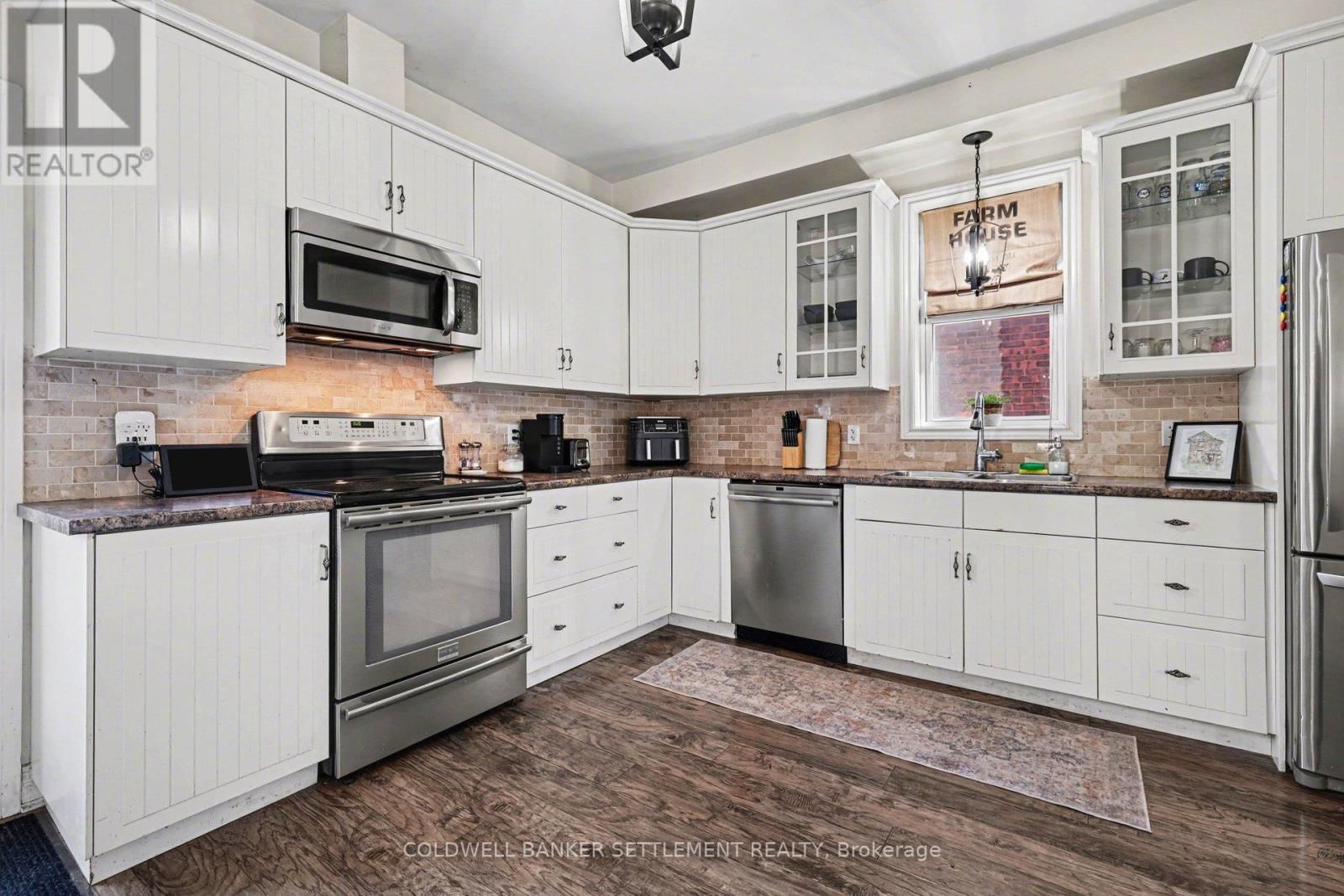 88 RUSSELL STREET EAST Image 14