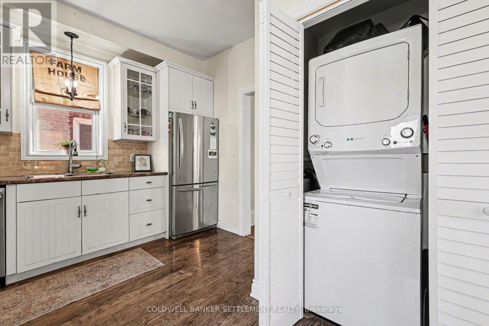 88 RUSSELL STREET EAST Image 16