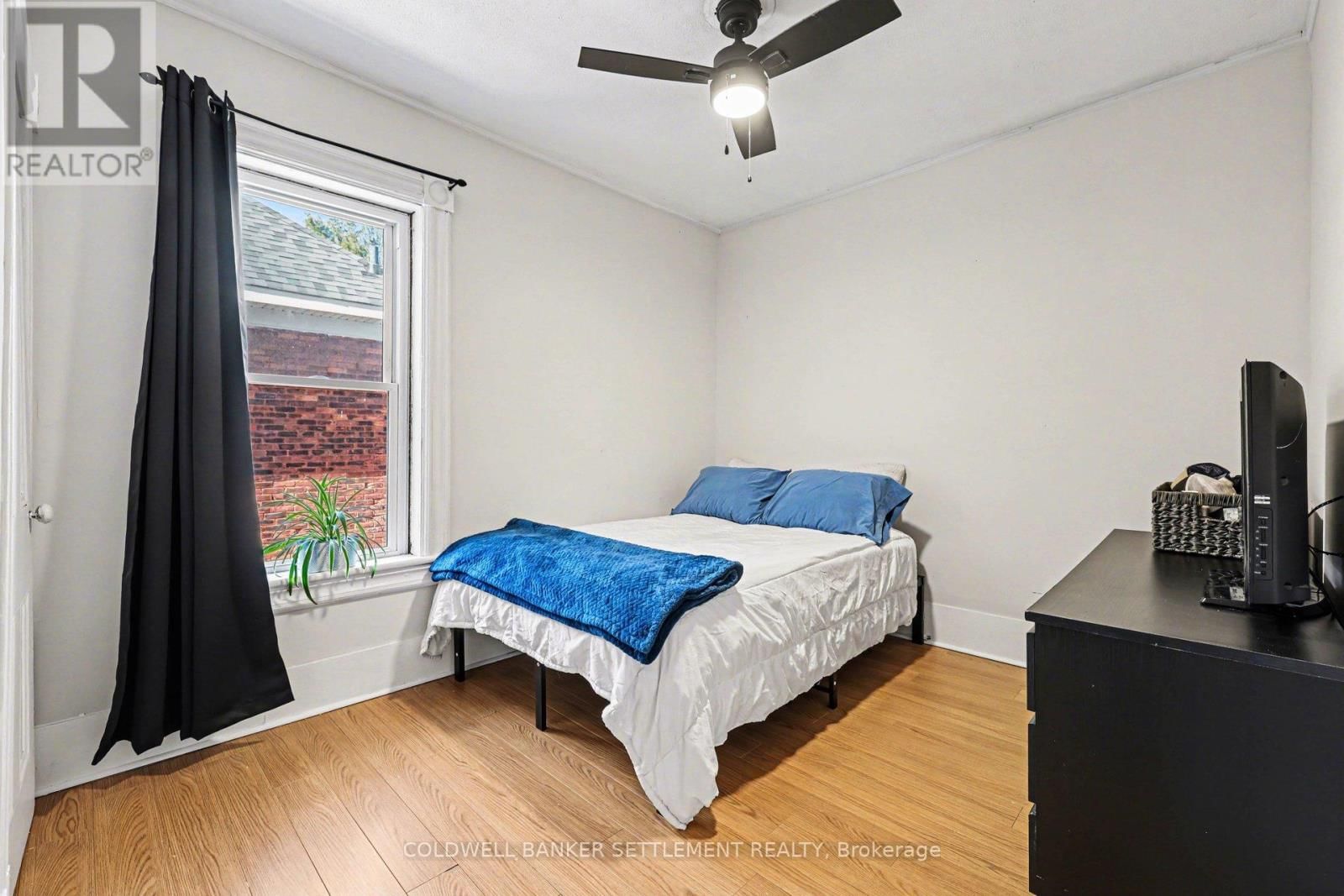 88 RUSSELL STREET EAST Image 23