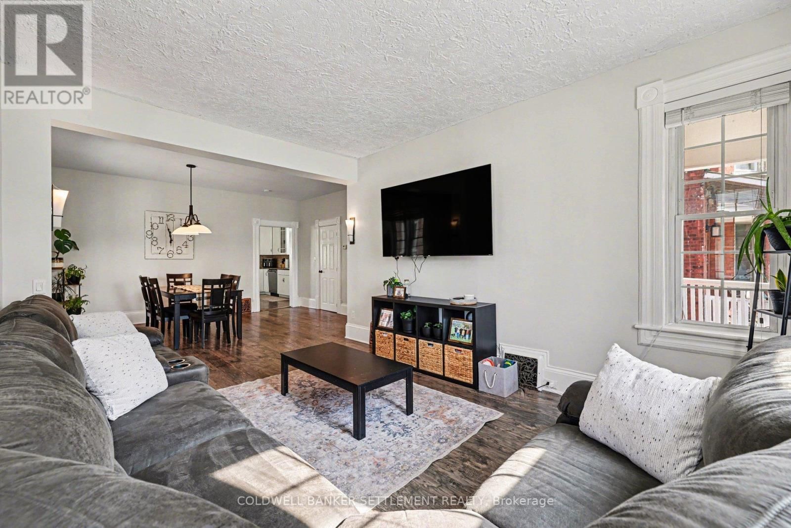 88 RUSSELL STREET EAST Image 7