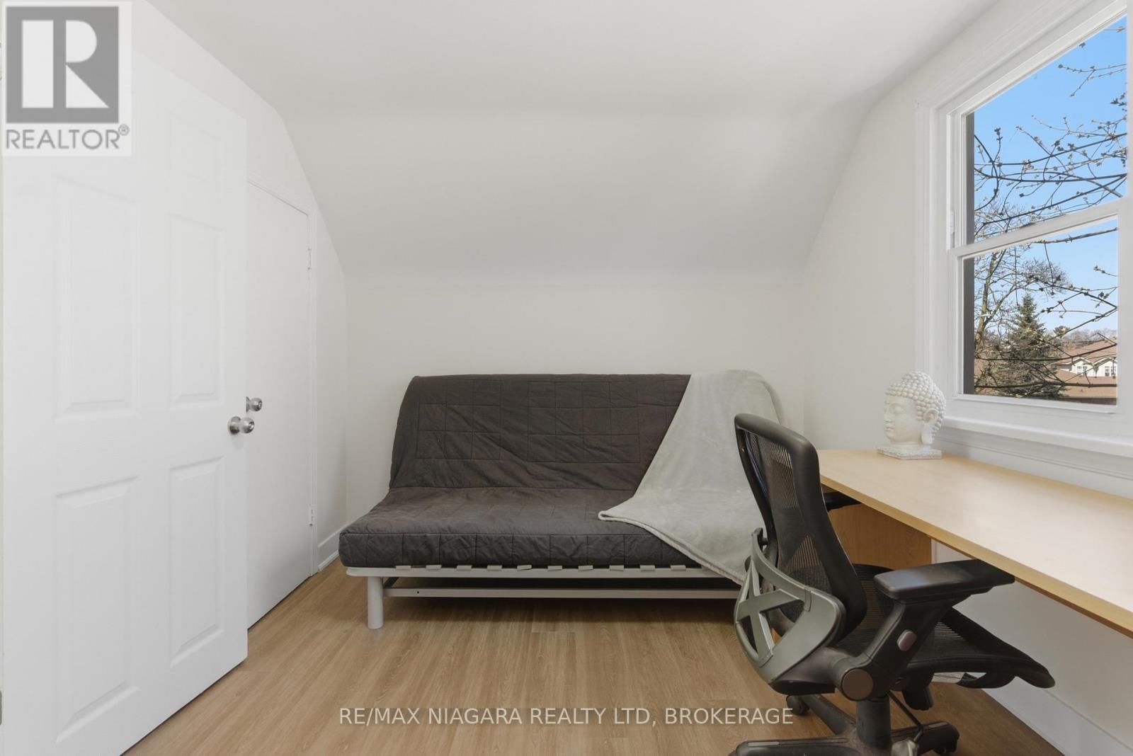 5654 DRUMMOND ROAD Image 14