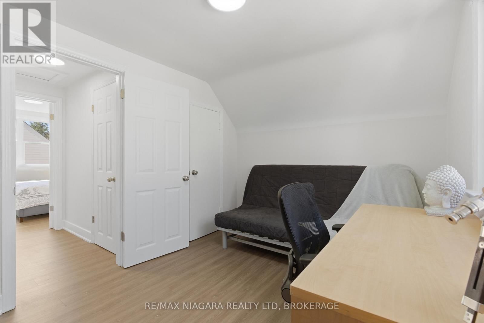 5654 DRUMMOND ROAD Image 15