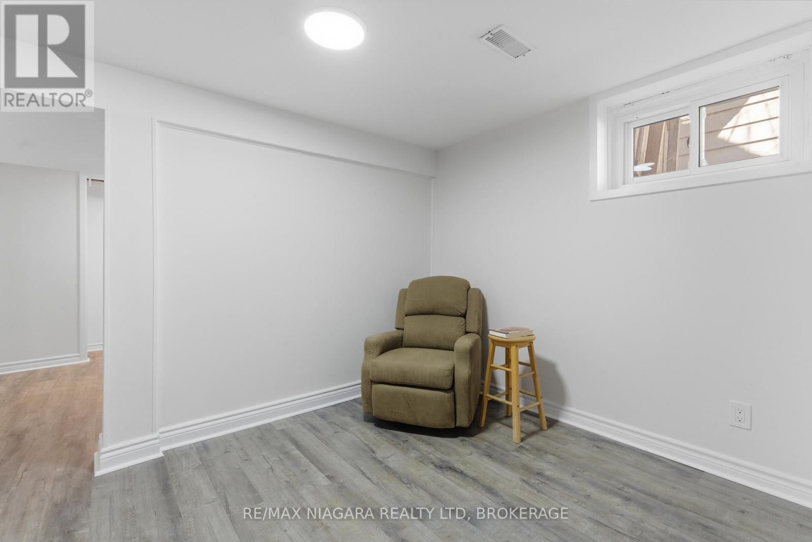 5654 DRUMMOND ROAD Image 23