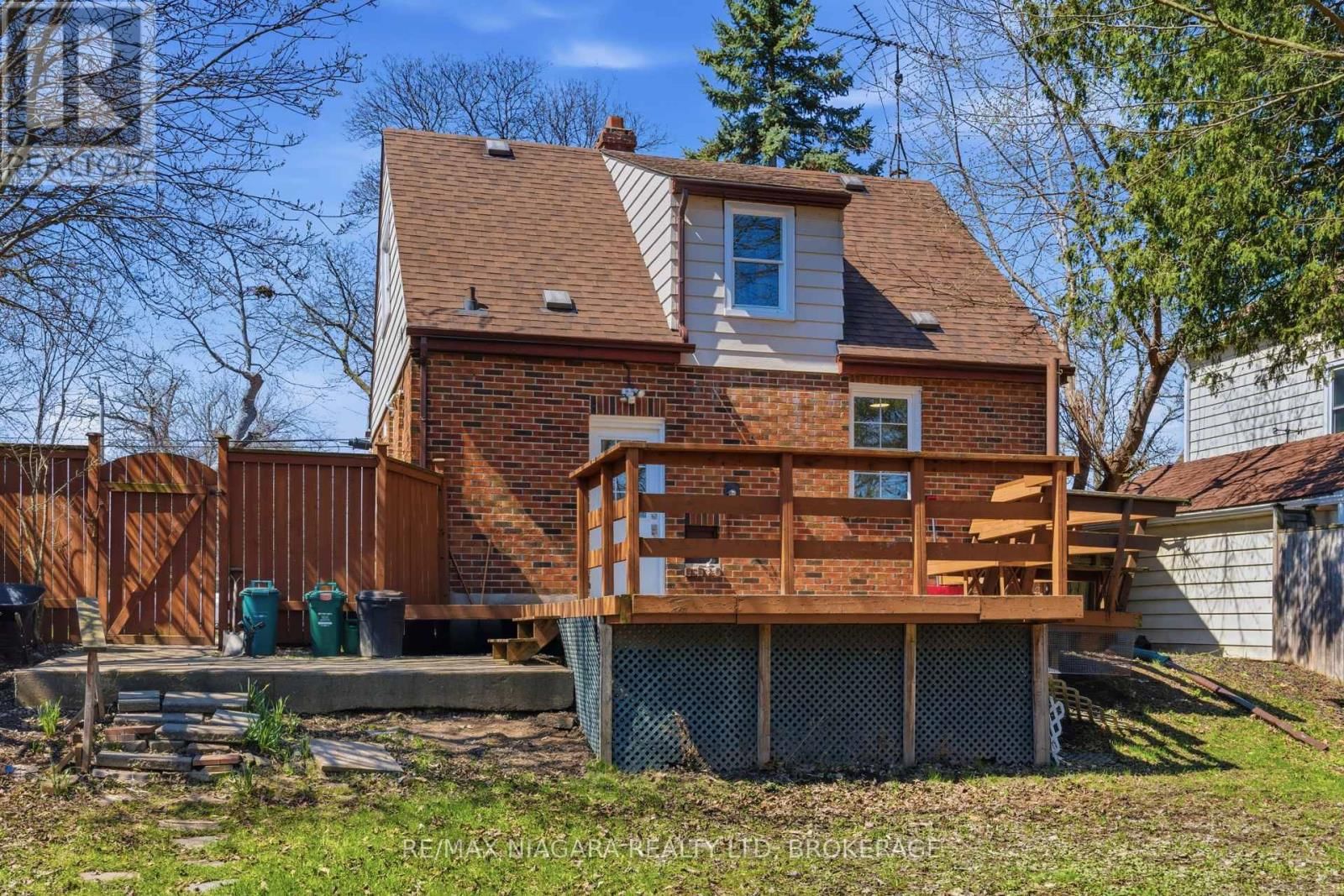 5654 DRUMMOND ROAD Image 32