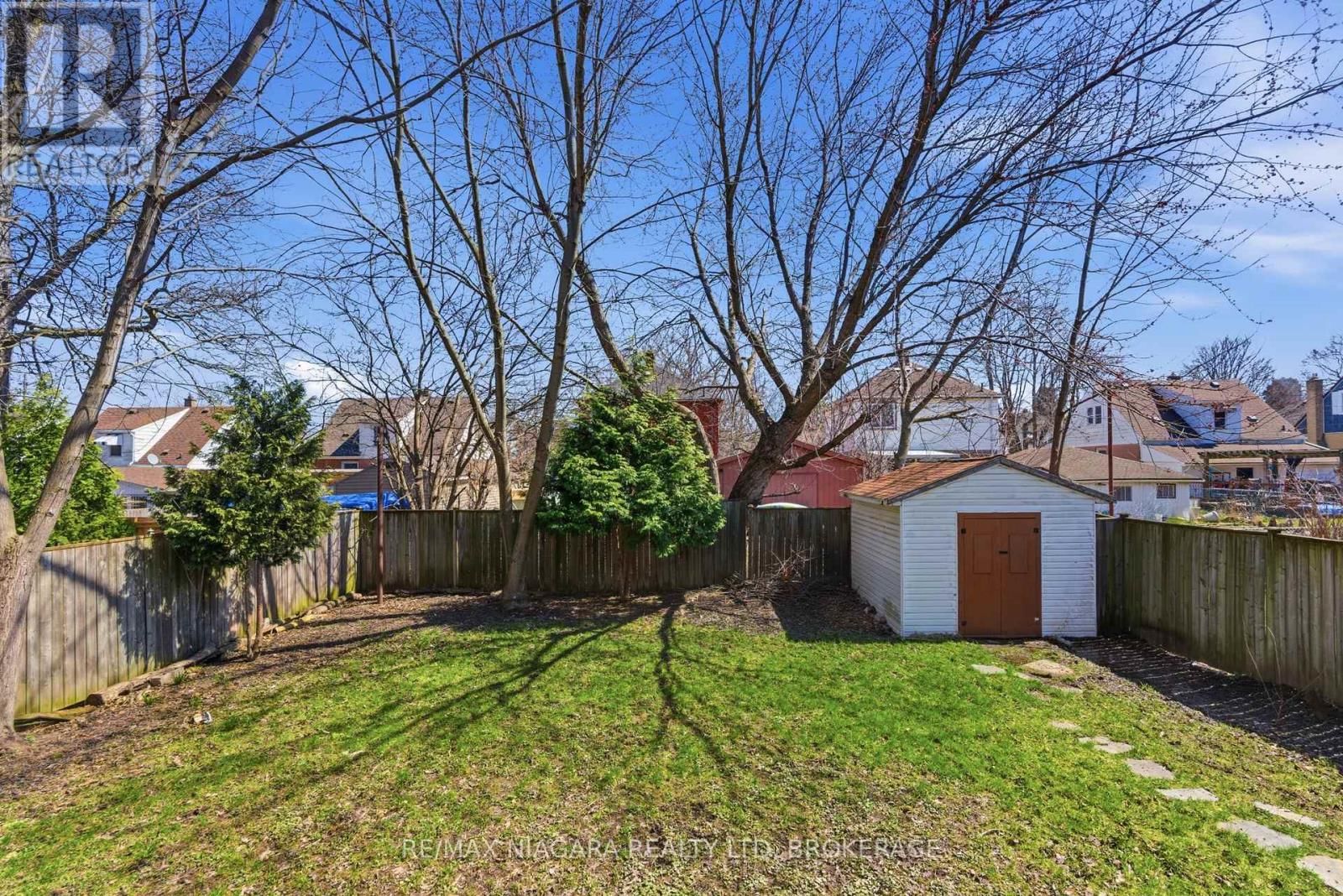 5654 DRUMMOND ROAD Image 33