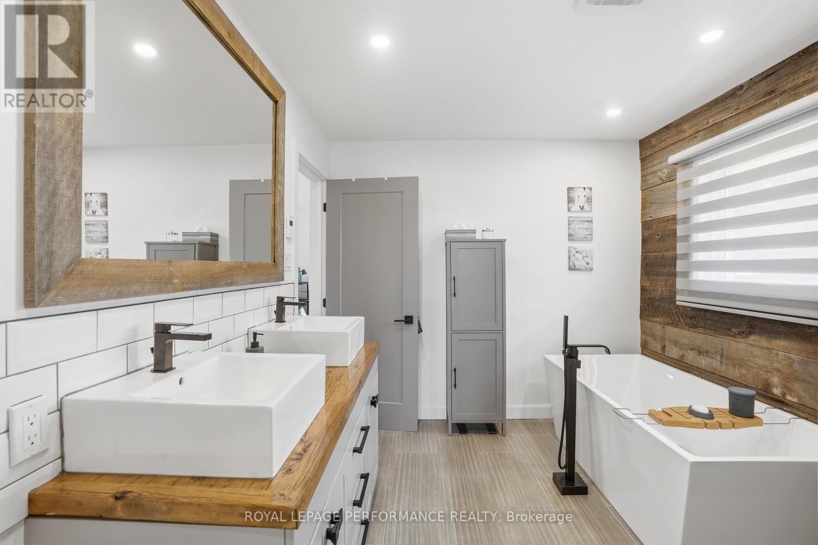 3595 FRONT ROAD Image 20