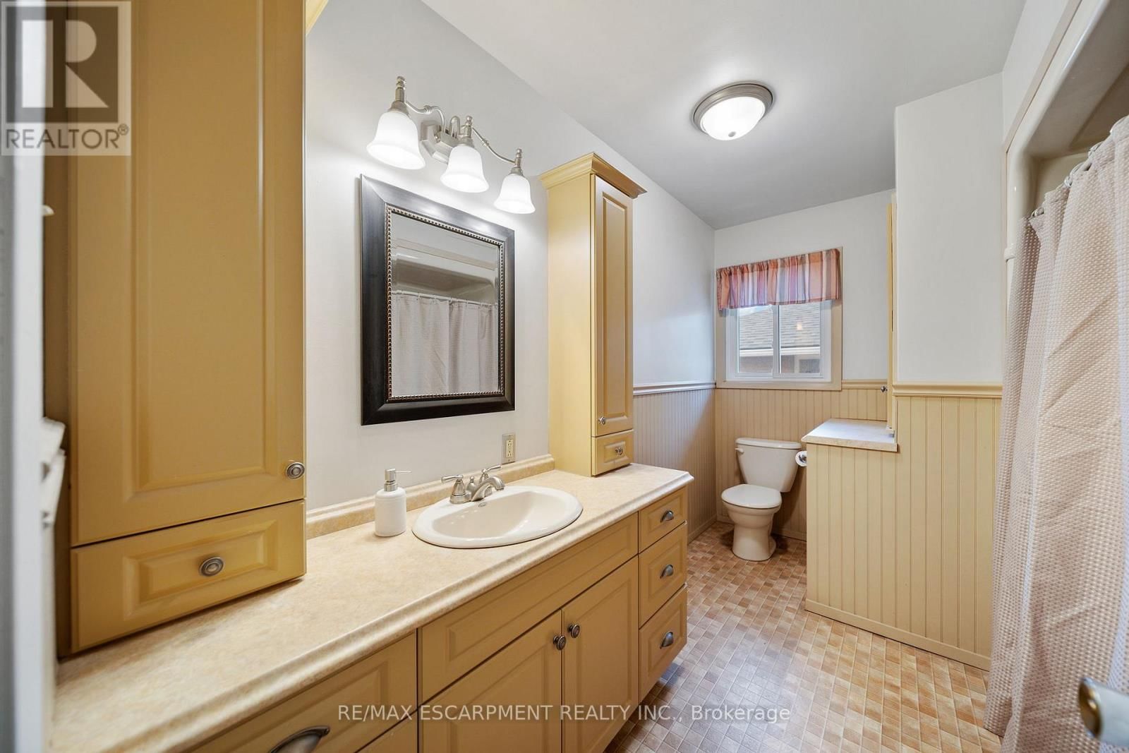 2223 HALL ROAD Image 24