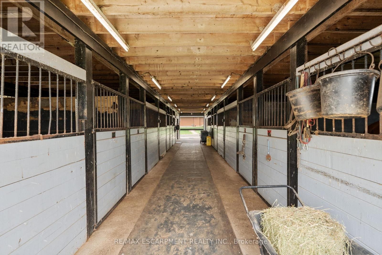 2223 HALL ROAD Image 33