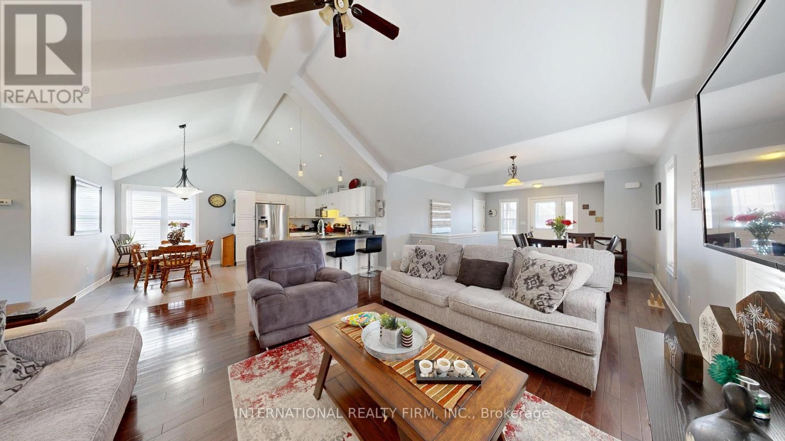 438 STIRLING WAY Image 10