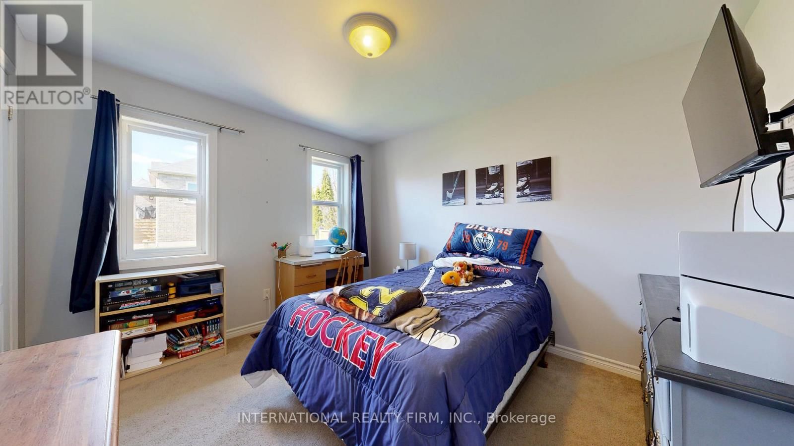 438 STIRLING WAY Image 16