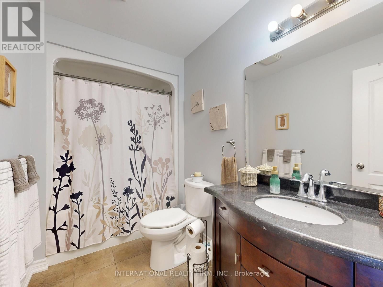 438 STIRLING WAY Image 17