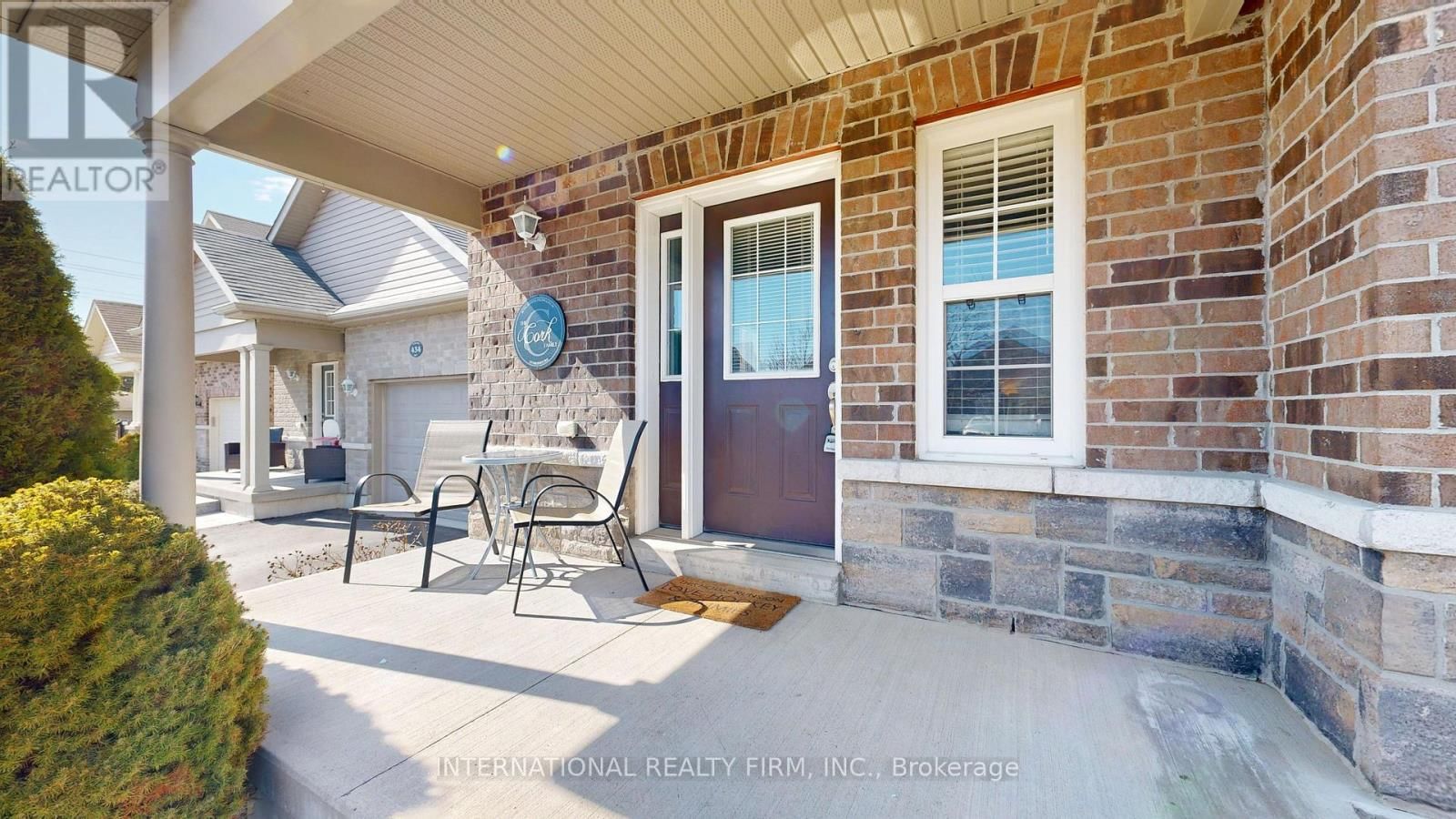 438 STIRLING WAY Image 2